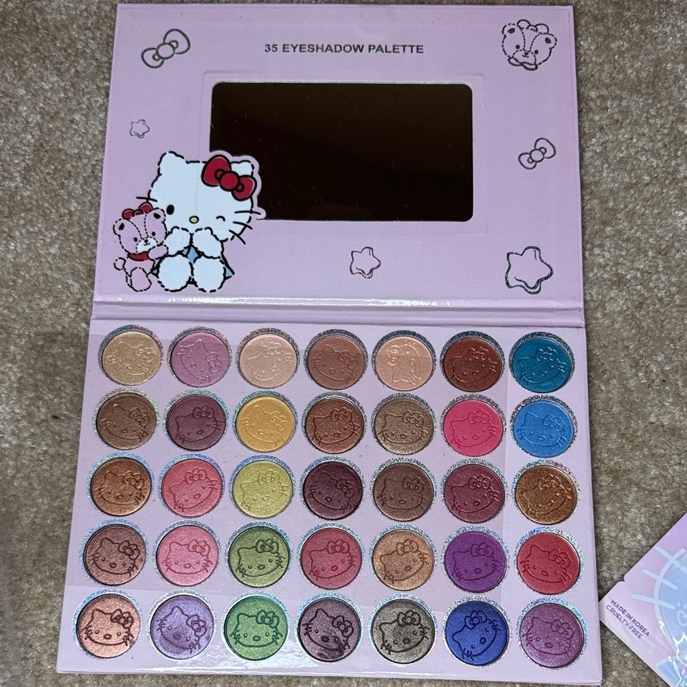 Hello Kitty X Crème’, 35-Color Eyeshadow Palette/Mask - Pink and Red